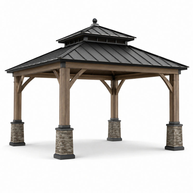 Pabellón de madera y metal con techo negro y columnas de piedra